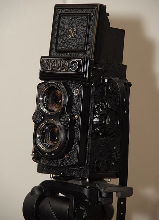 Yashica Mat 124G